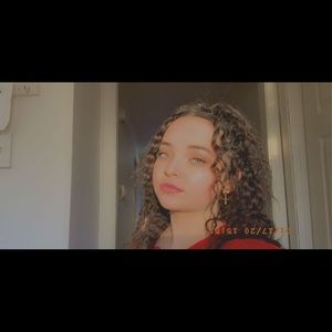 Meet your Posher, Cloé